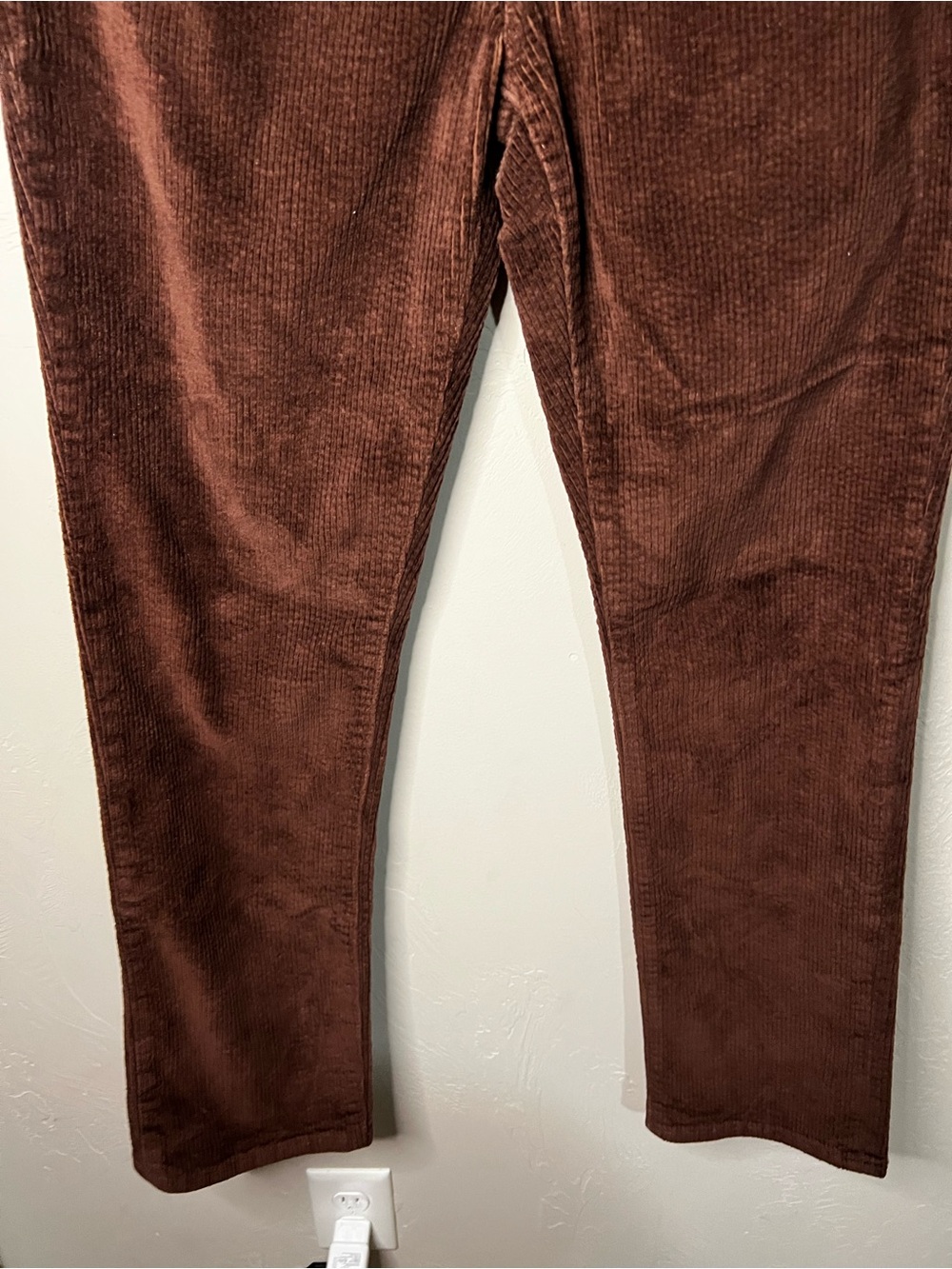 Levis Premium Quality 724 High Rise Straight Corduroy Chocolate Brown Pants - Picture 4 of 13